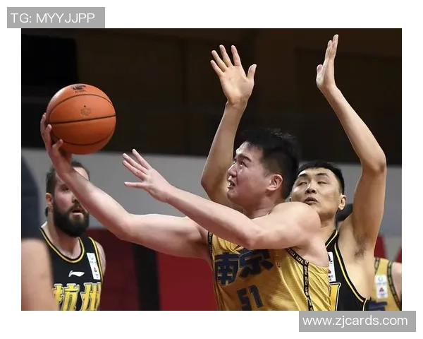 北京控股迎战南京同曦鏖战正酣双方实力接近胜负悬念十足