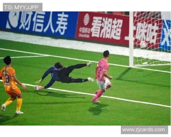 张家界足球队奋力崛起：新赛季目标挑战顶级联赛，展现足球热土潜力