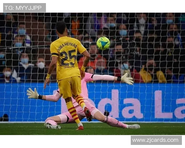 皇马与巴萨激战再度上演 西班牙足球经典对决引爆全场激情